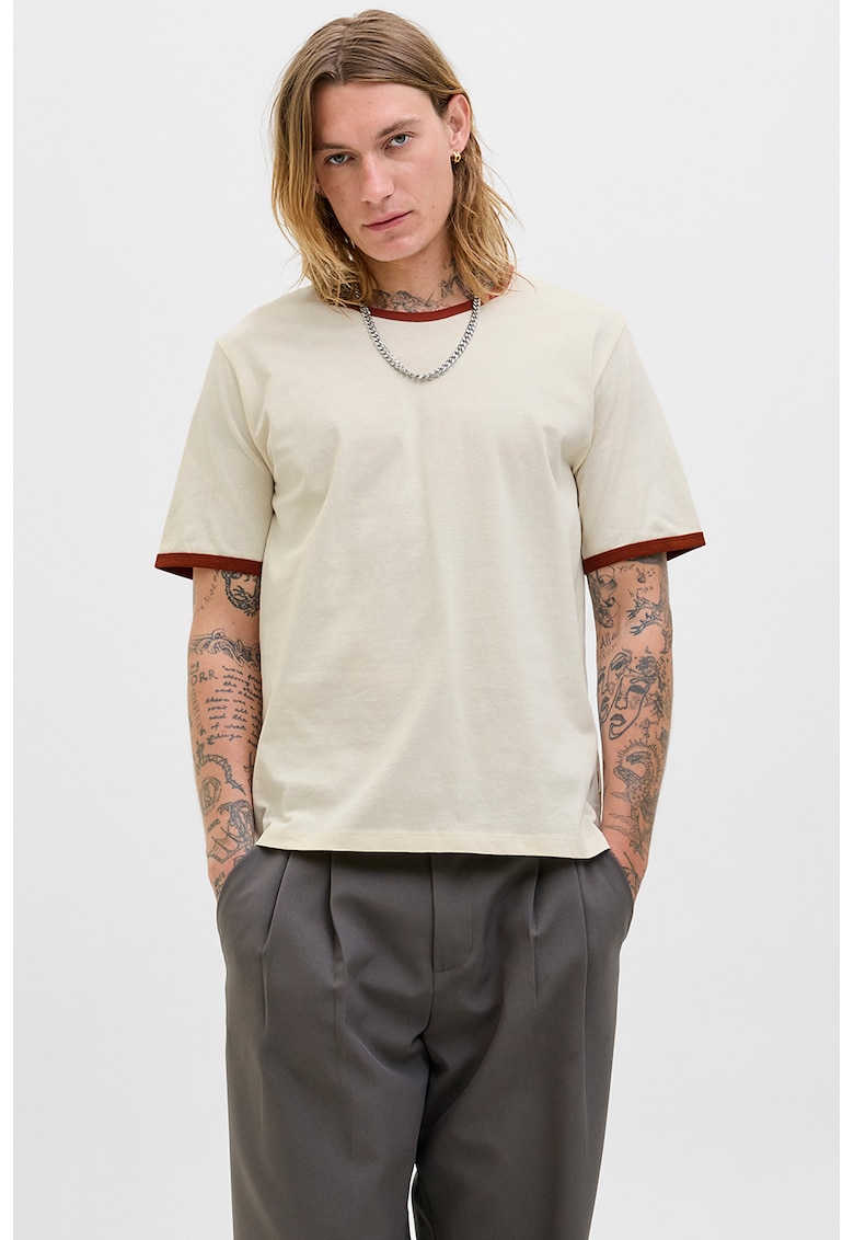 Tricou cu detalii contrastante Tricou cu detalii contrastante