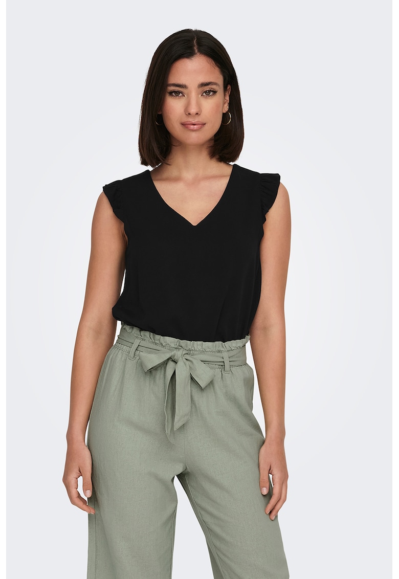 Tricou cu decolteu in V si maneci cu volane