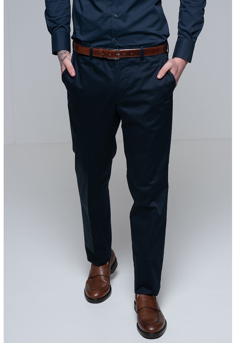 Pantaloni chino cu buzunare oblice Pantaloni chino cu buzunare oblice