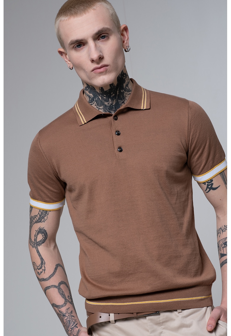 Tricou polo cu model in dungi Tricou polo cu model in dungi