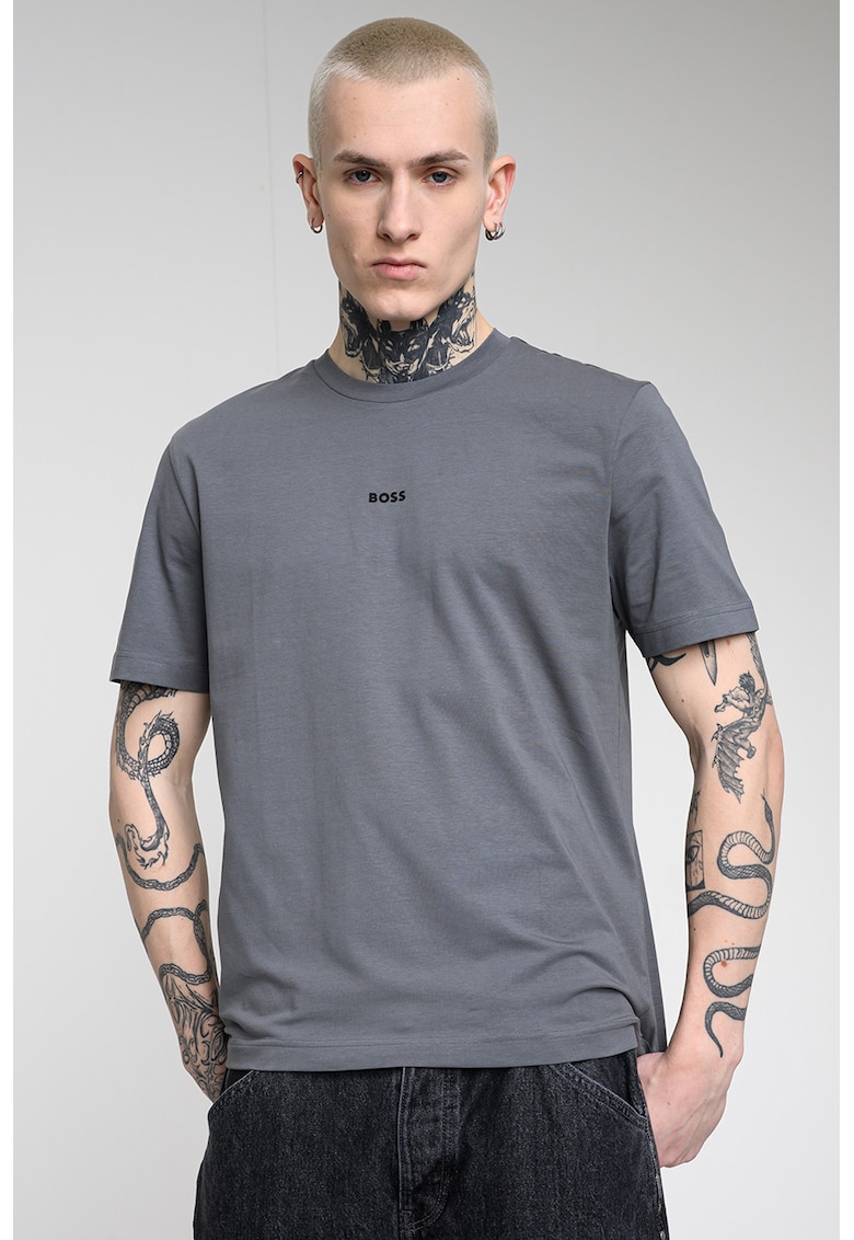 Tricou cu decolteu la baza gatului si logo discret