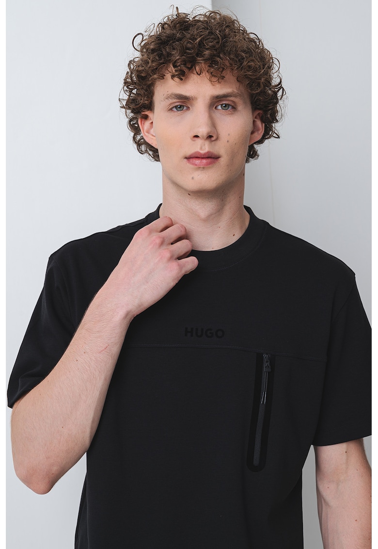 Tricou cu decolteu la baza gatului si maneci cazute