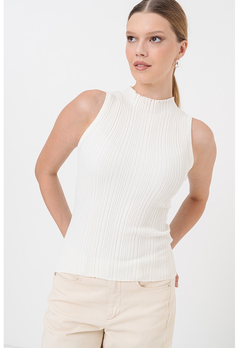 Top elastic din tricot cu guler scurt