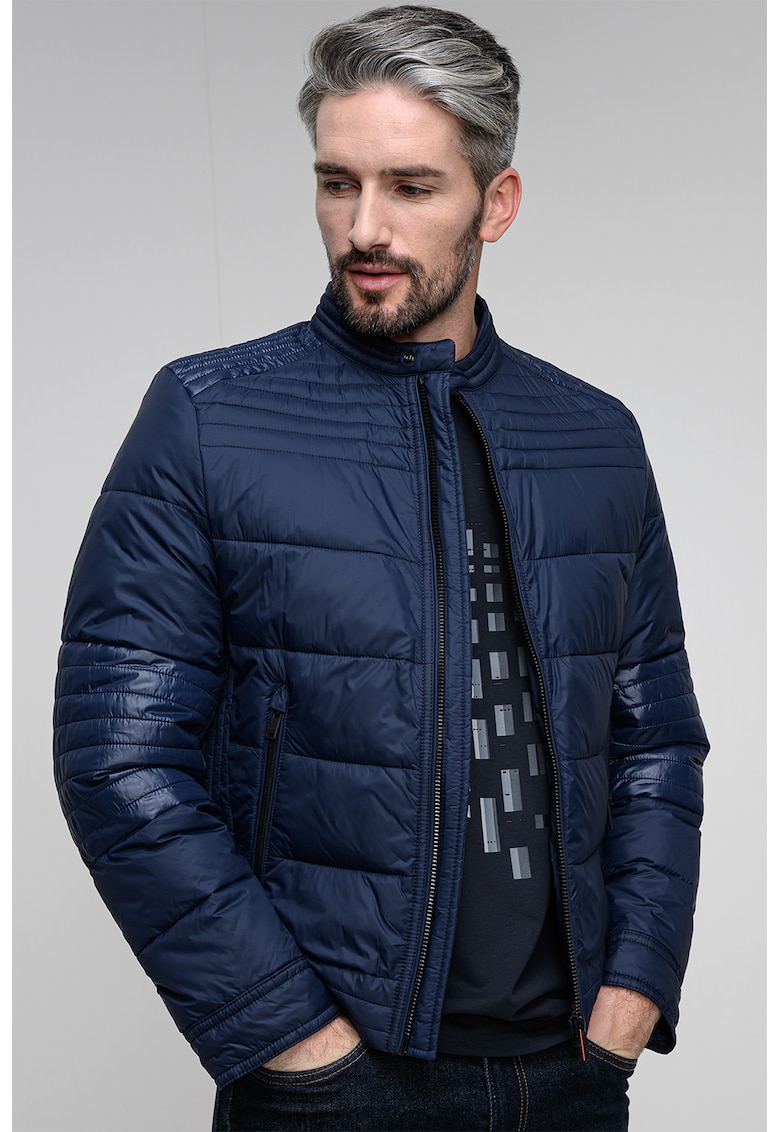 Geaca scurta cu buzunare cu fermoar Geaca scurta cu buzunare cu fermoar