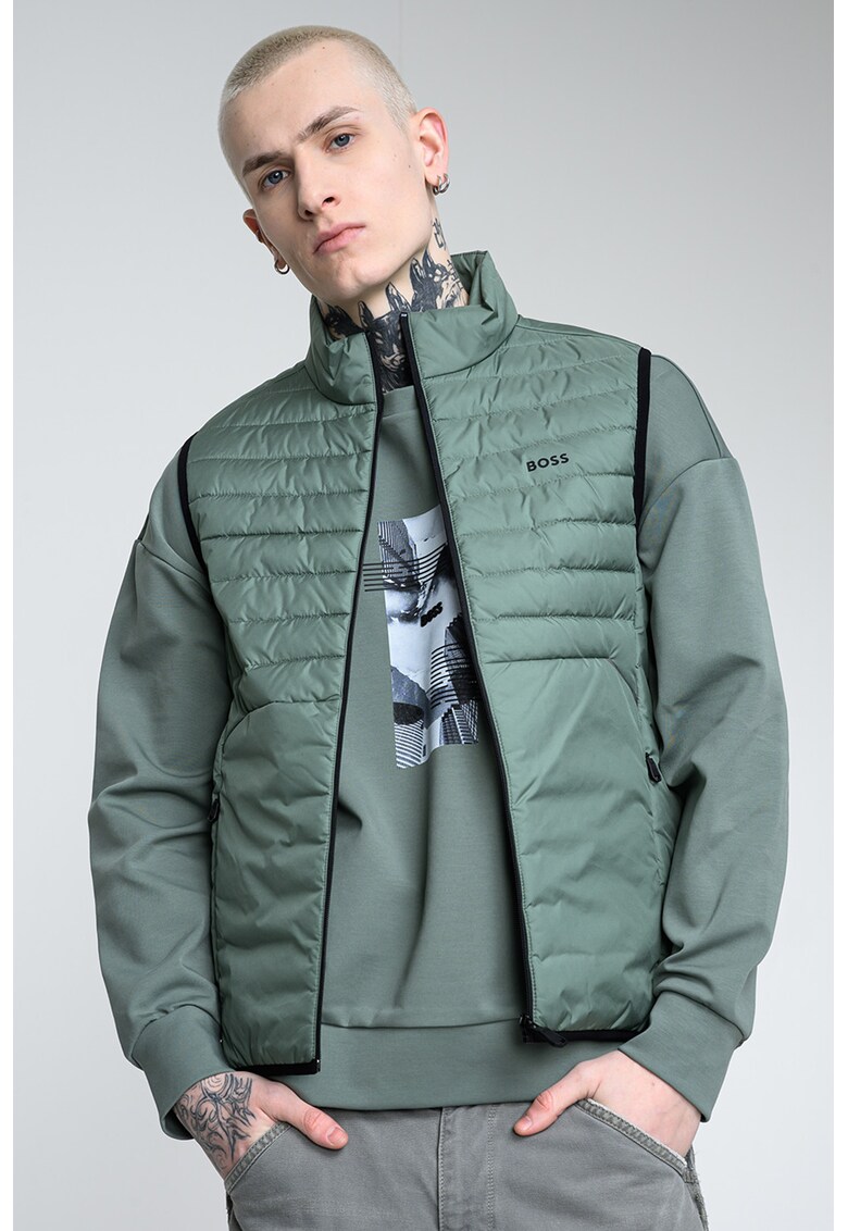 Vesta cu vatelina subtire si logo discret pe piept