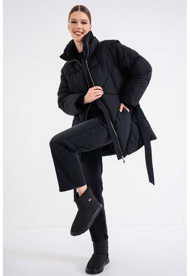 Geaca matlasata cu gluga si cordon in talie