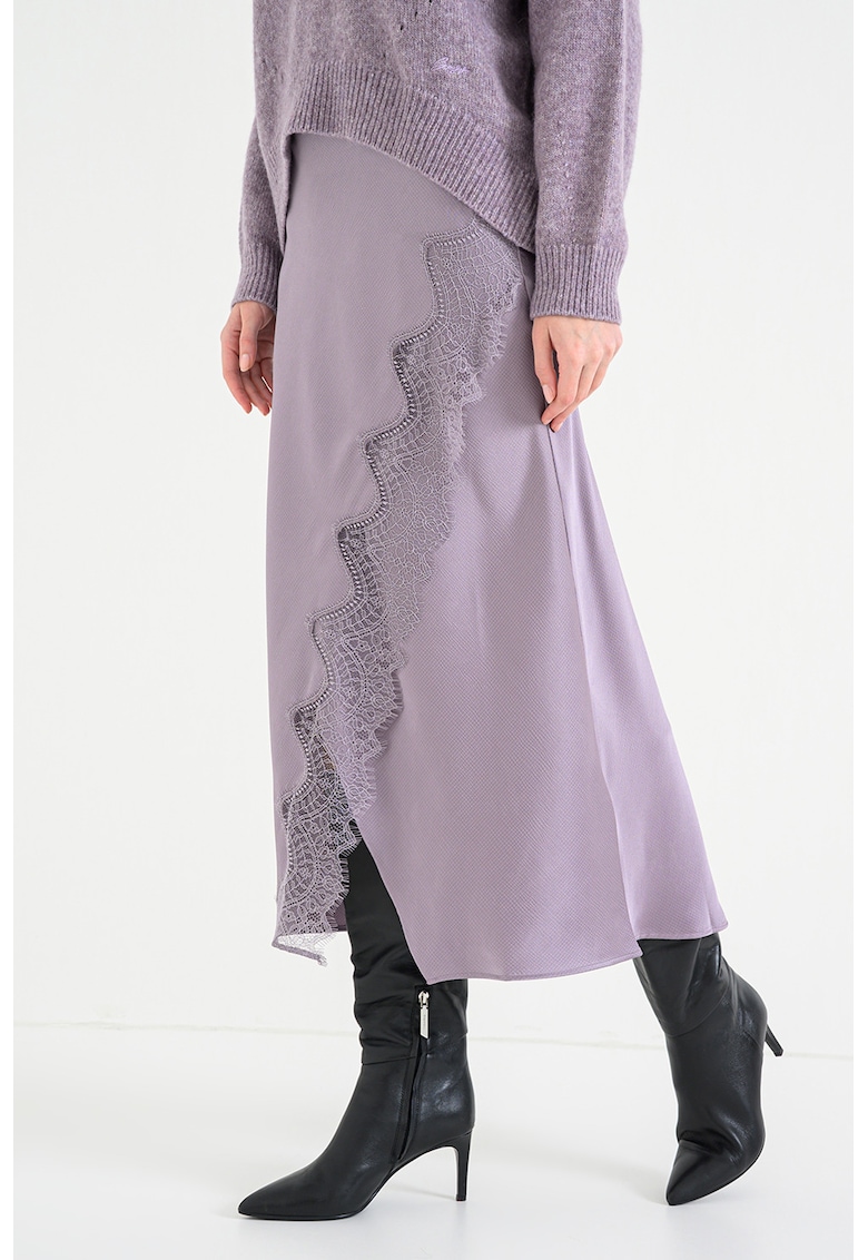Fusta petrecuta uni cu garnituri de dantela Vlace Fusta petrecuta uni cu garnituri de dantela Vlace
