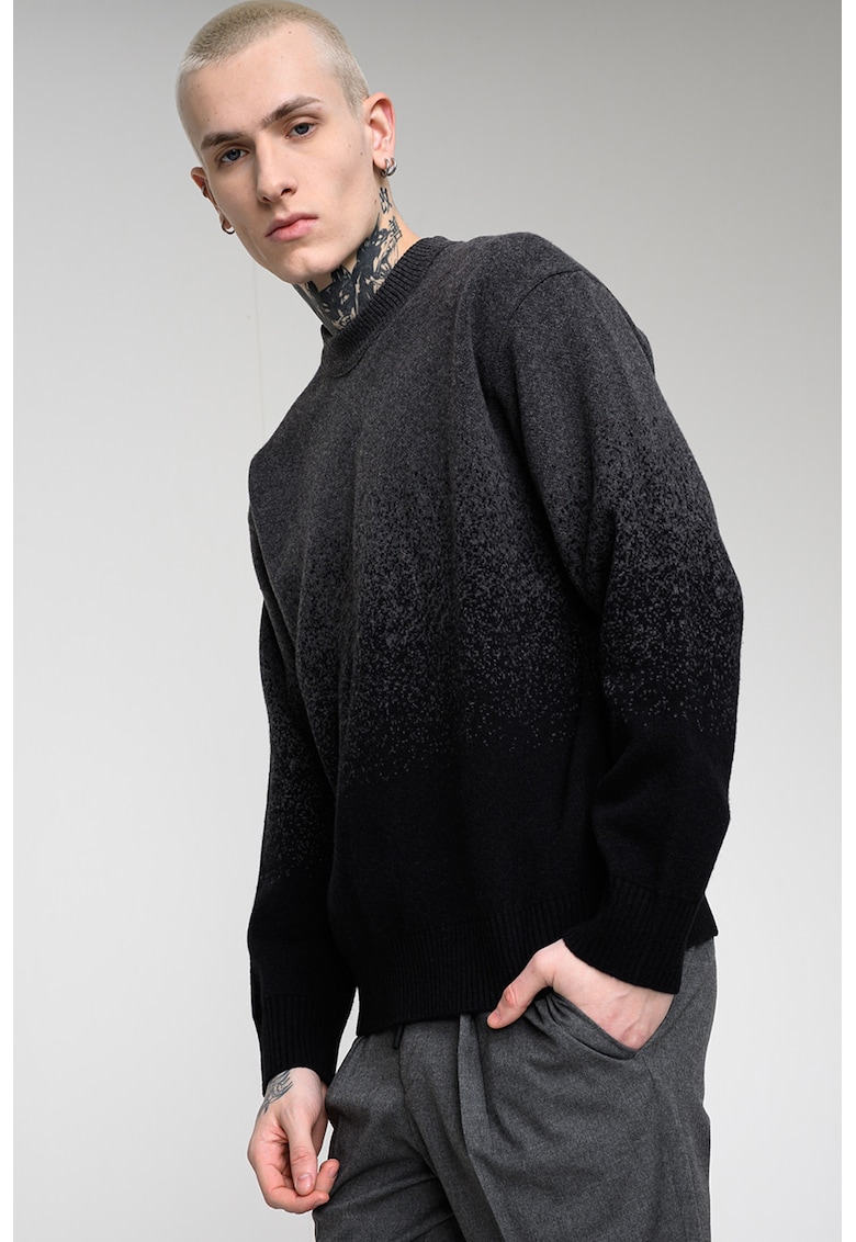 Pulover cu decolteu la baza gatului si detaliu logo - Negru/Gri