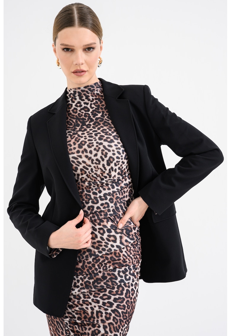 Sacou uni cu buzunare cu clapa