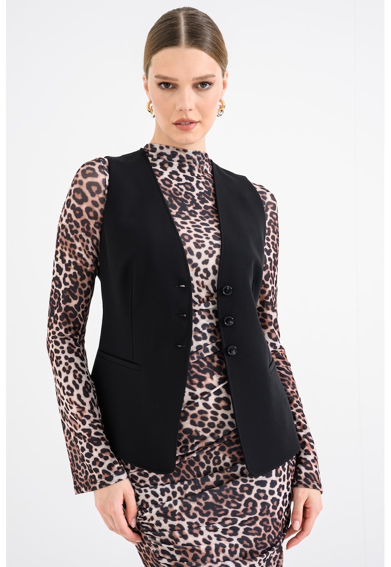 Vesta uni cu nasturi