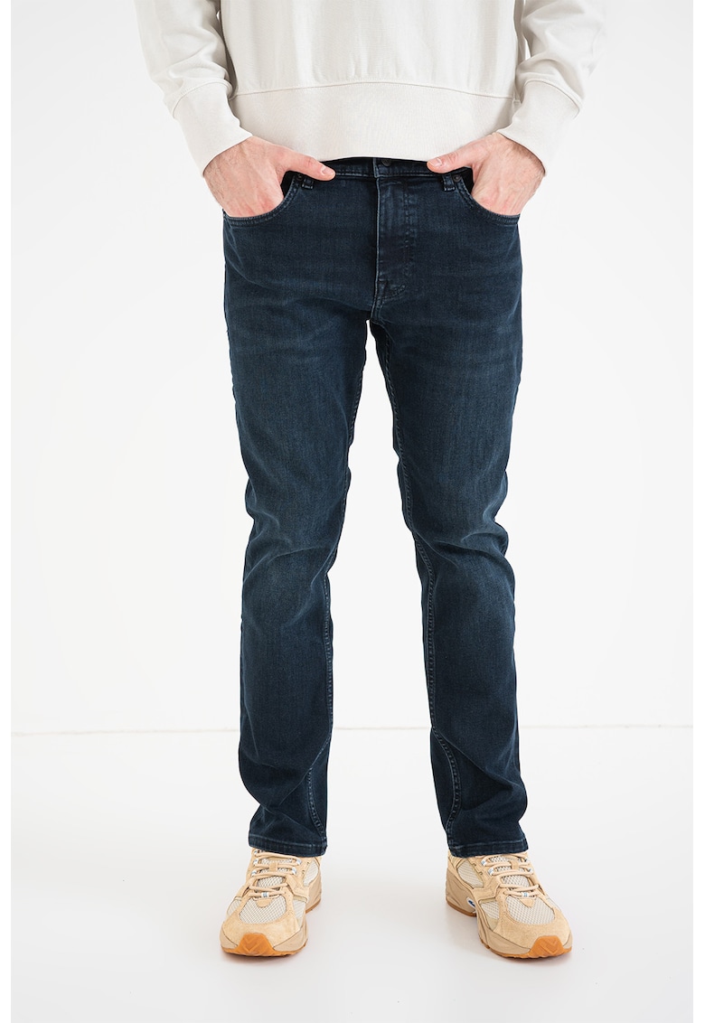 Bkugi slim-fit cu talie medie Delaware