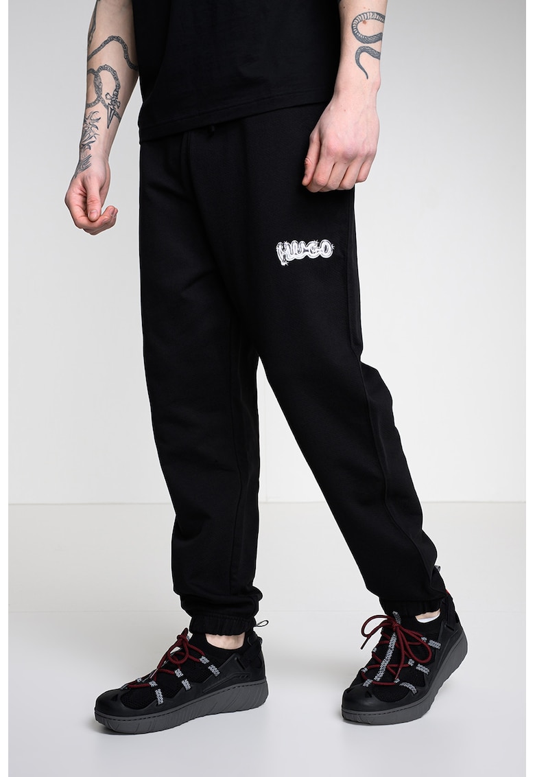 Pantaloni de trening cu snur de ajustare si buzunare