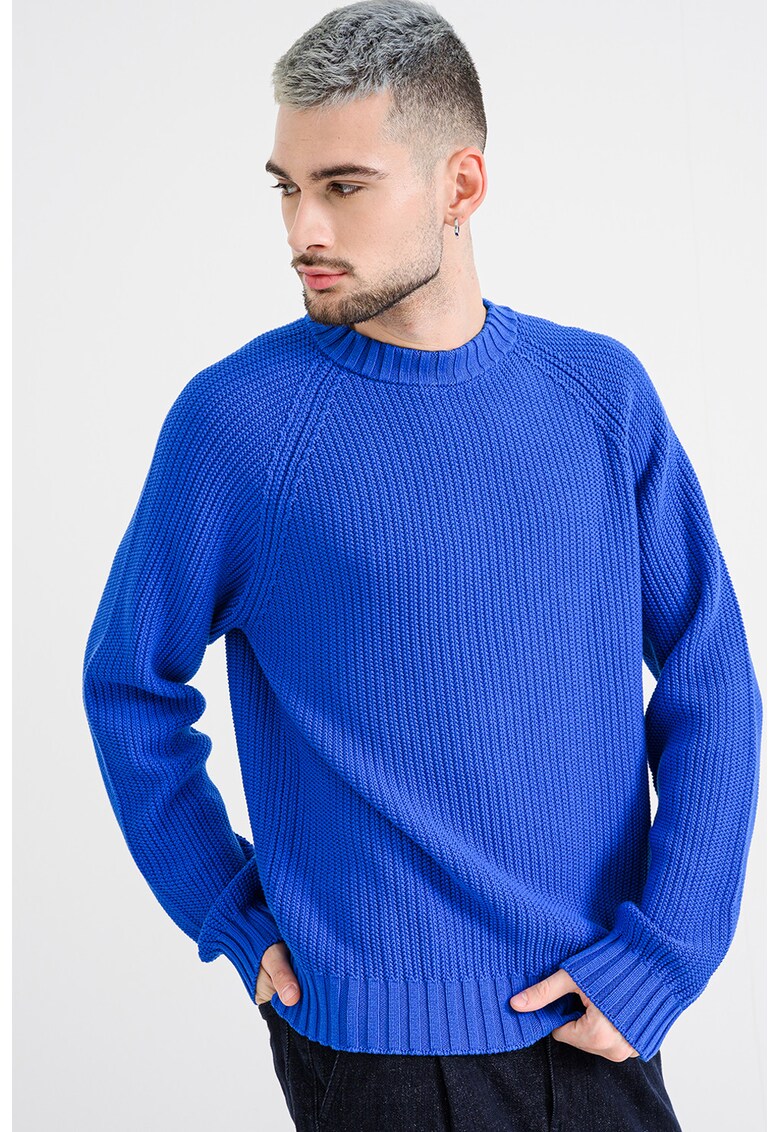 Pulover tricotat cu model uni