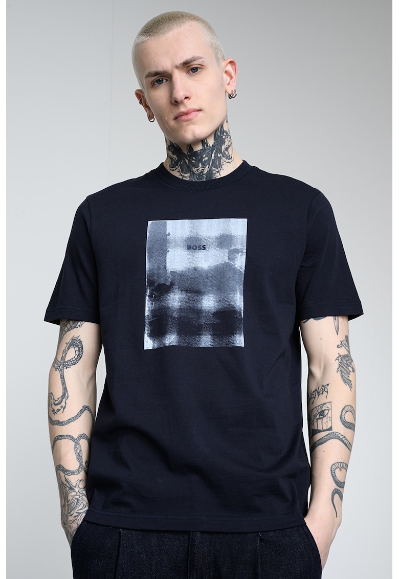 Tricou cu decolteu la baza gatului si imprimeu frontal - Bleumarin