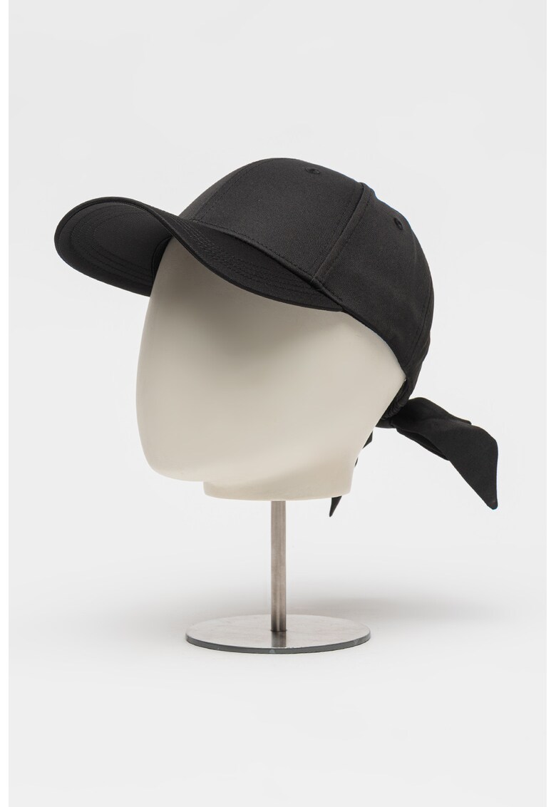 Sapca baseball cu aplicatie funda