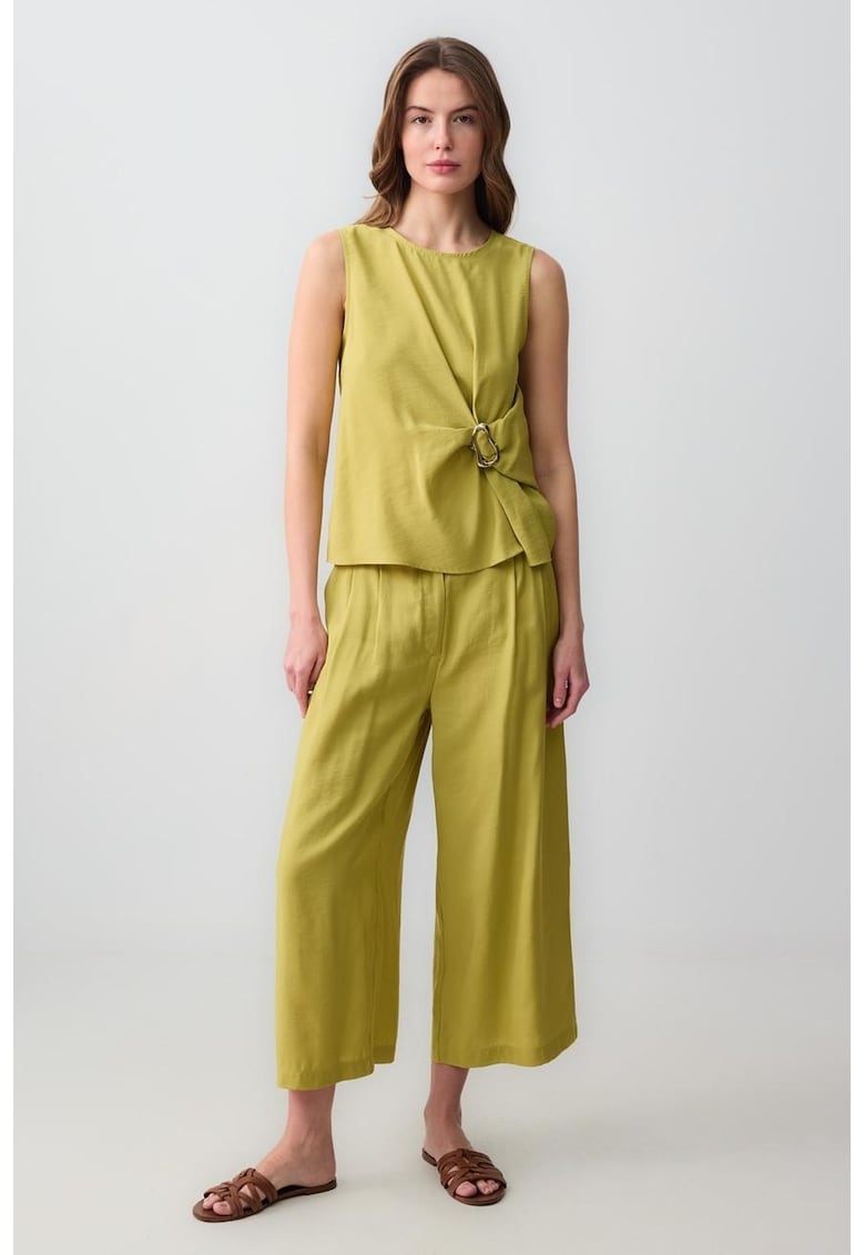 Pantaloni capri din amestec de modal cu croiala ampla