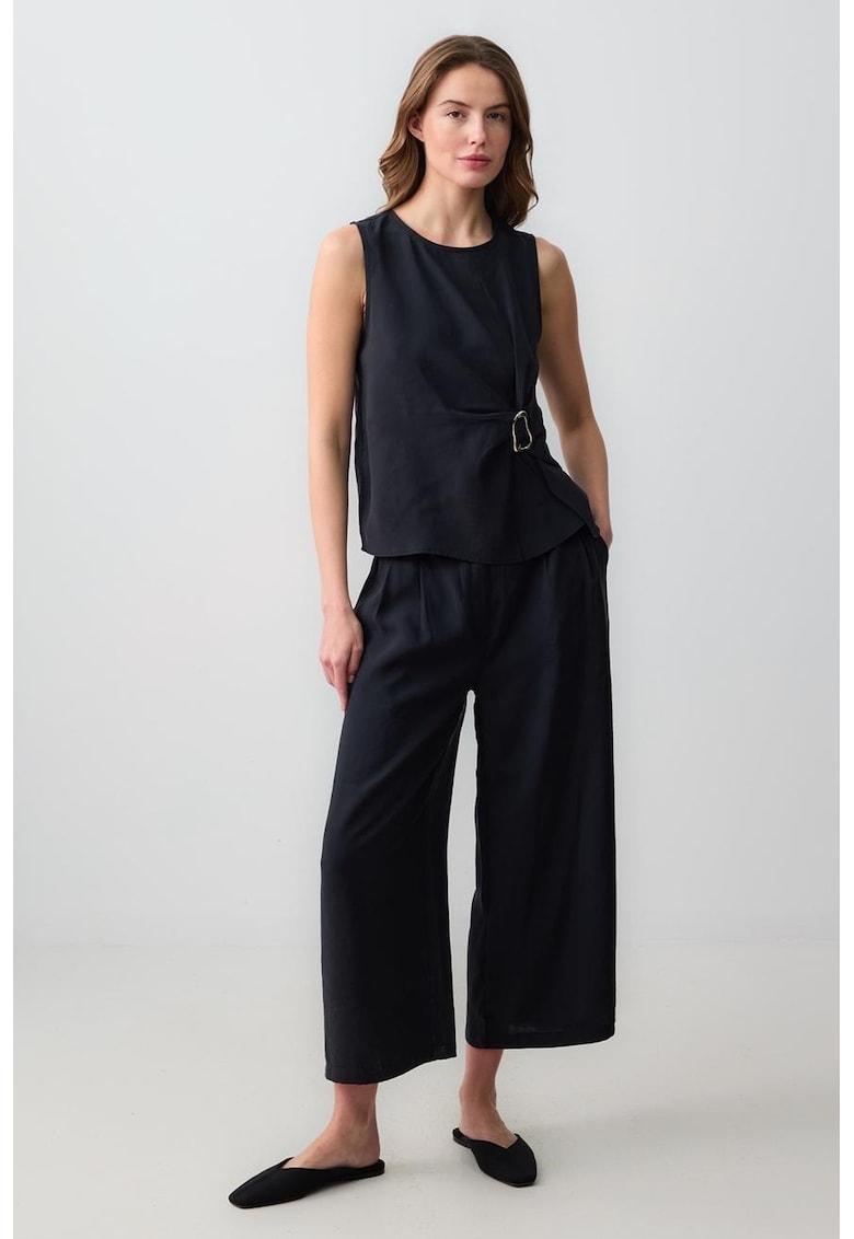 Pantaloni capri din amestec de modal cu croiala ampla