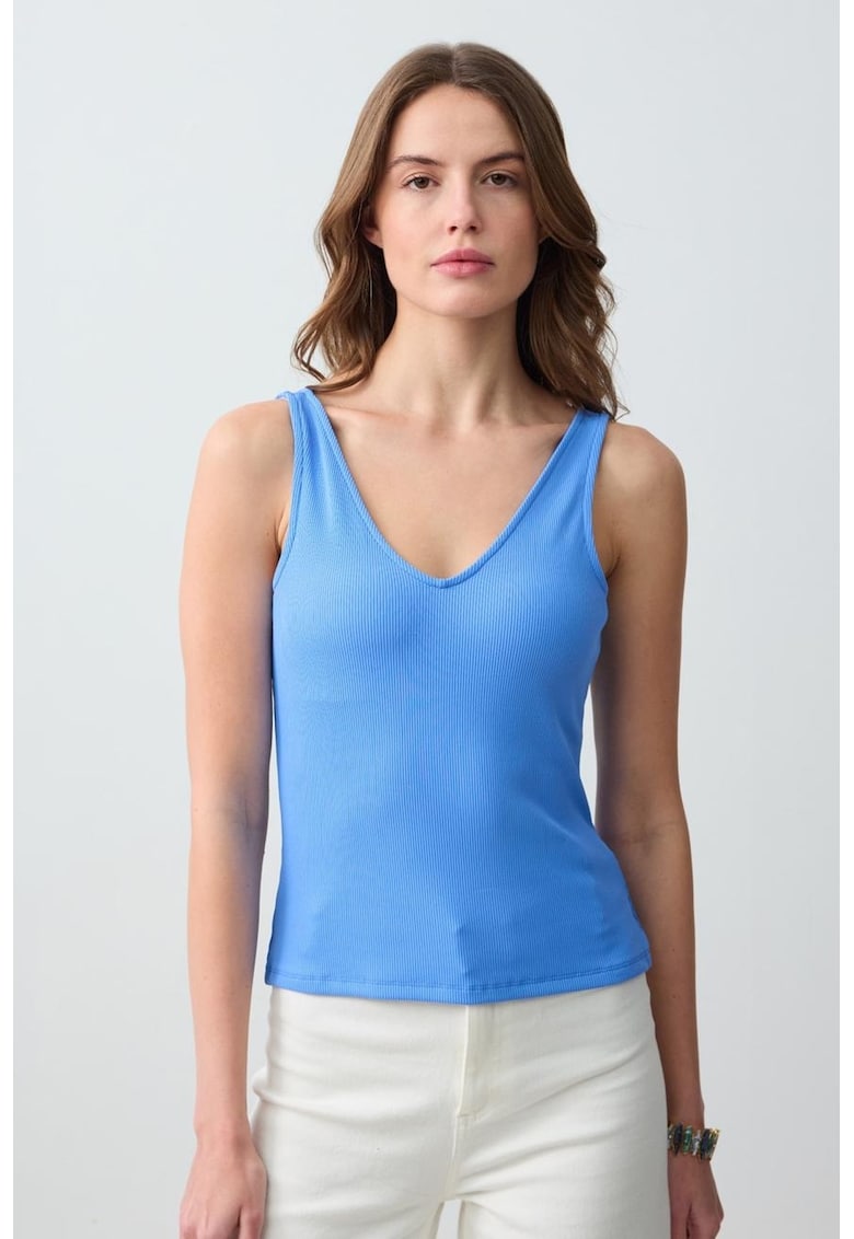 Top slim fit cu decolteu in V - Albastru deschis