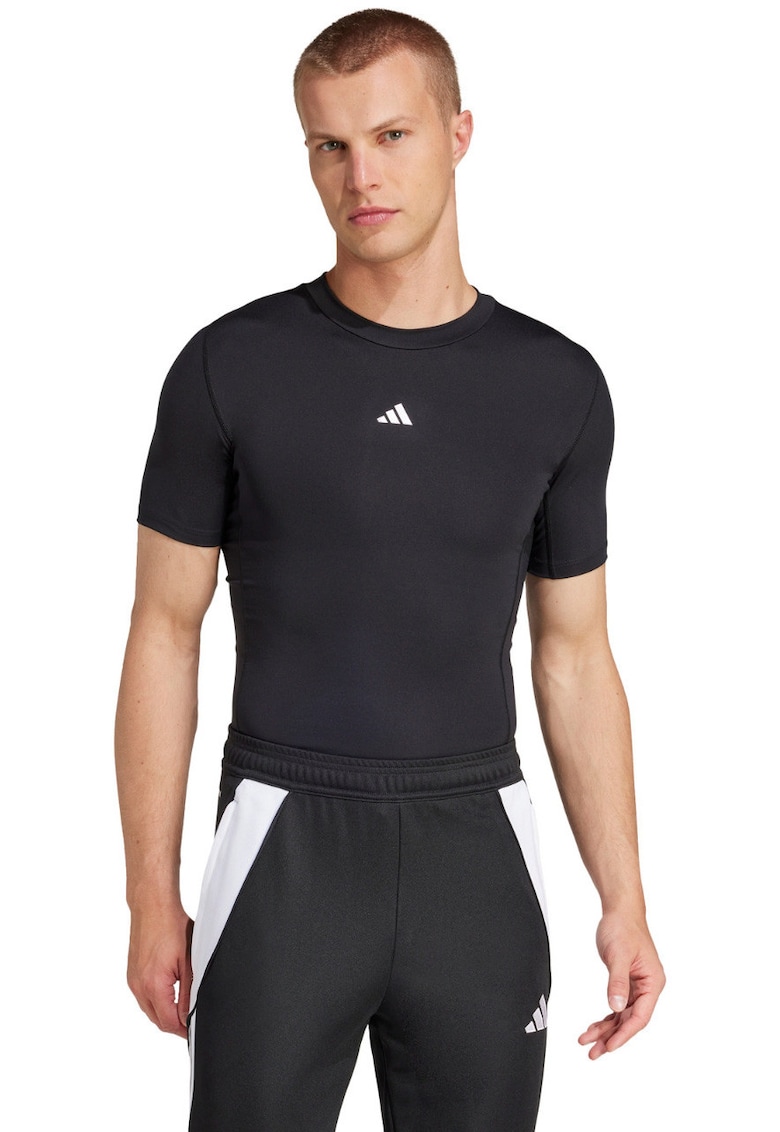 Tricou barbatesc adidas Techfit - negru - material respirabil - croiala compresiva -