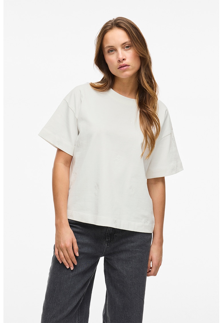 Tricou cu decolteu rotund si flori brodate