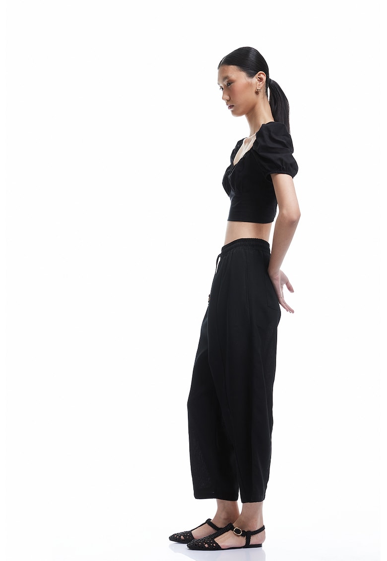 Pantaloni crop cu snur de ajustare