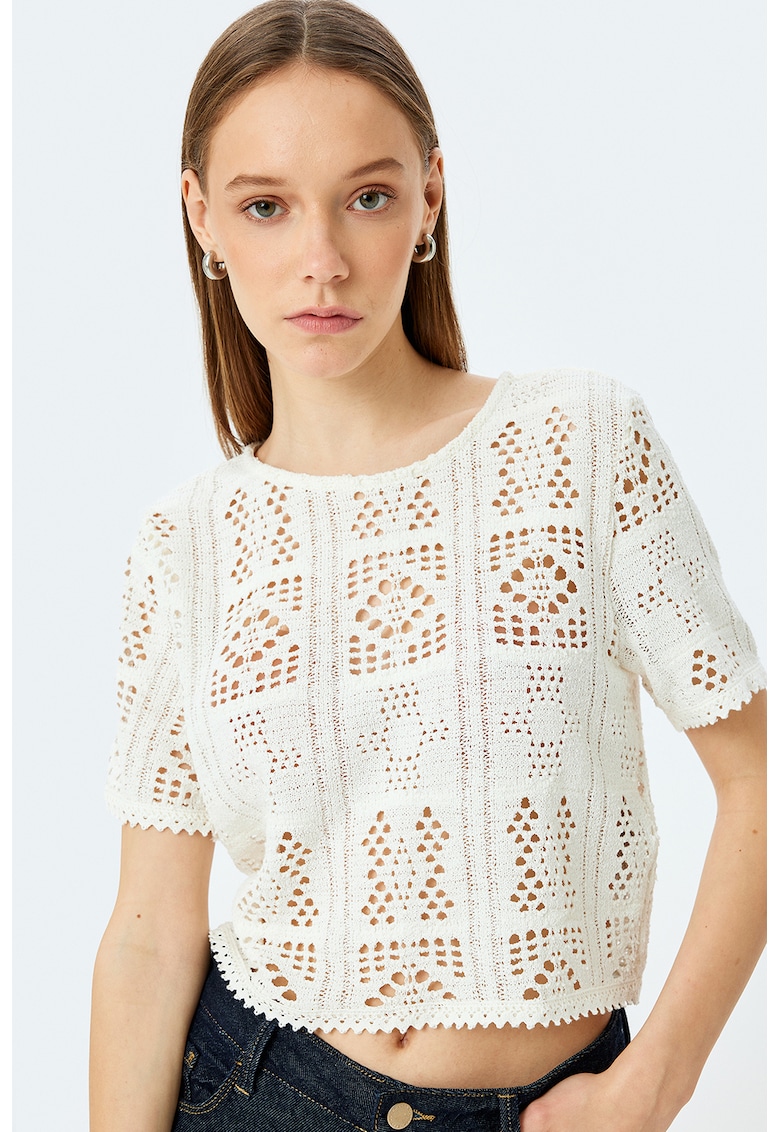 Tricou crop cu perforatii