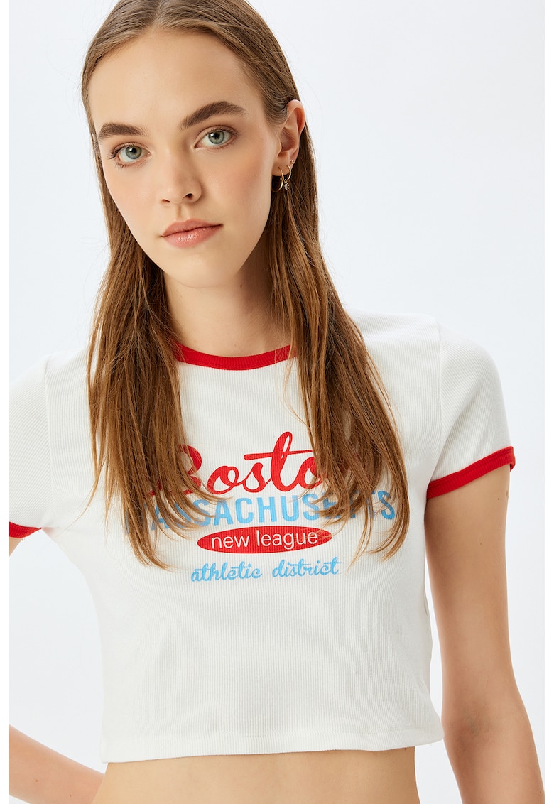 Tricou crop cu imprimeu text