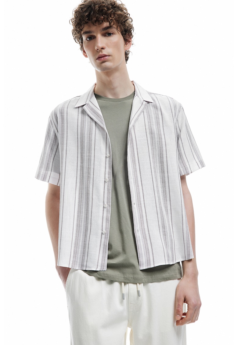 Camasa regular fit cu model in dungi si maneci scurte