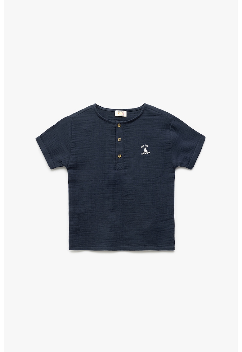 Tricou cu fenta cu nasturi