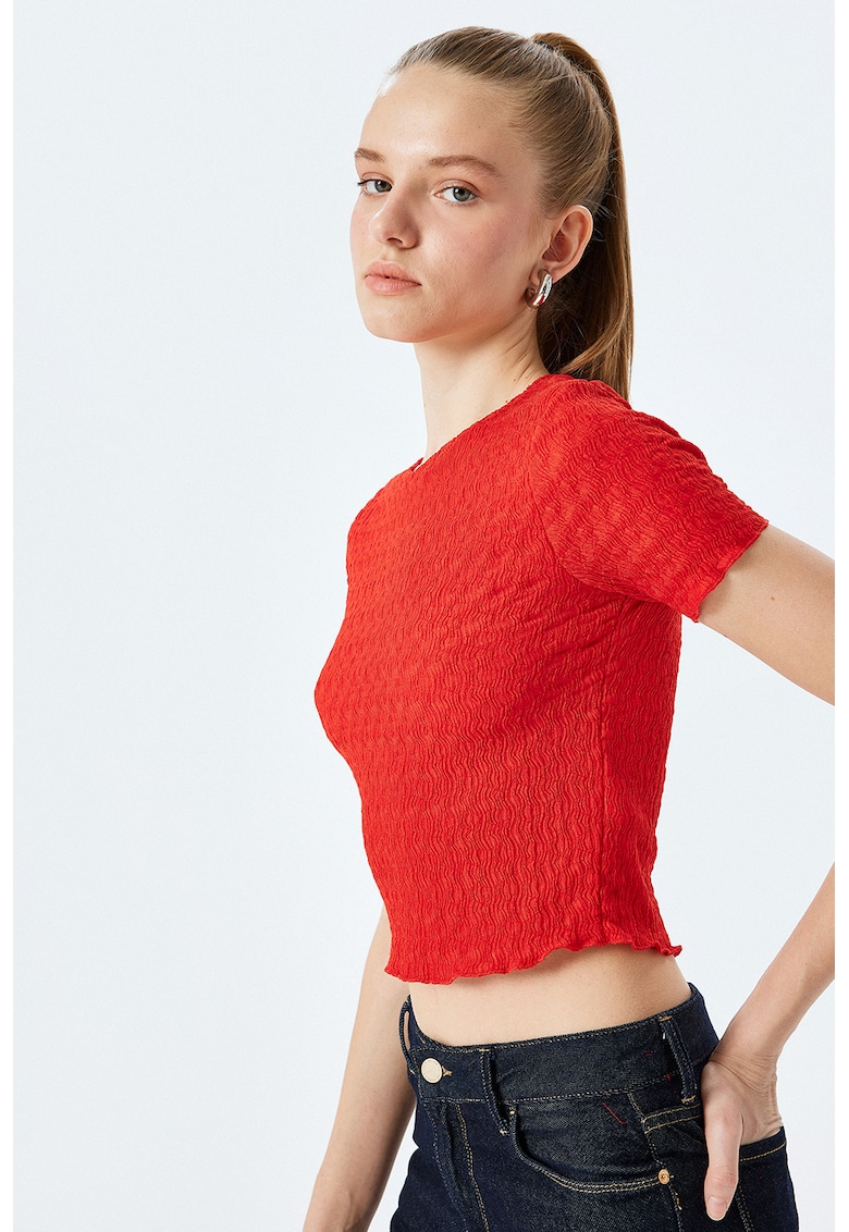 Tricou crop cu model texturat