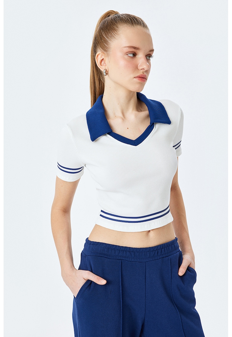 Tricou polo cu croiala crop