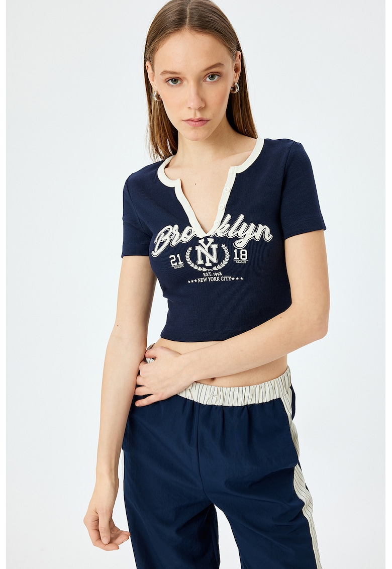 Tricou croo cu model striat si decolteu in V