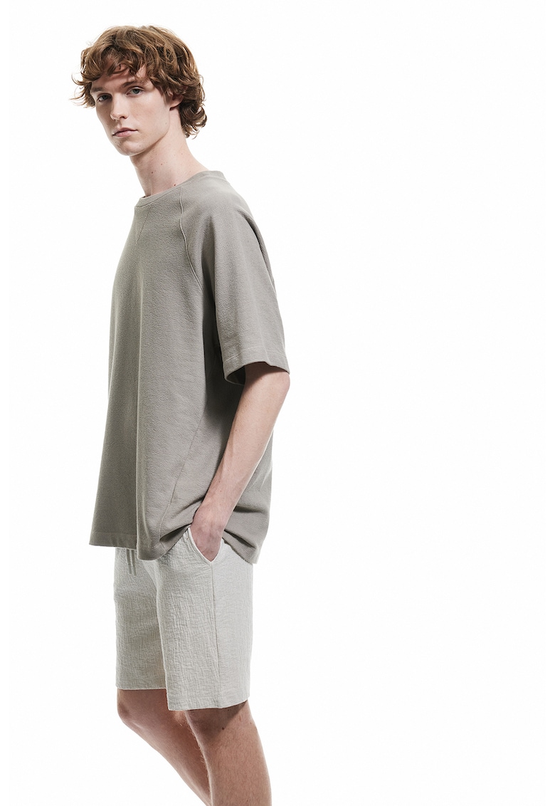 Pantaloni scurti cu model texturat si snur