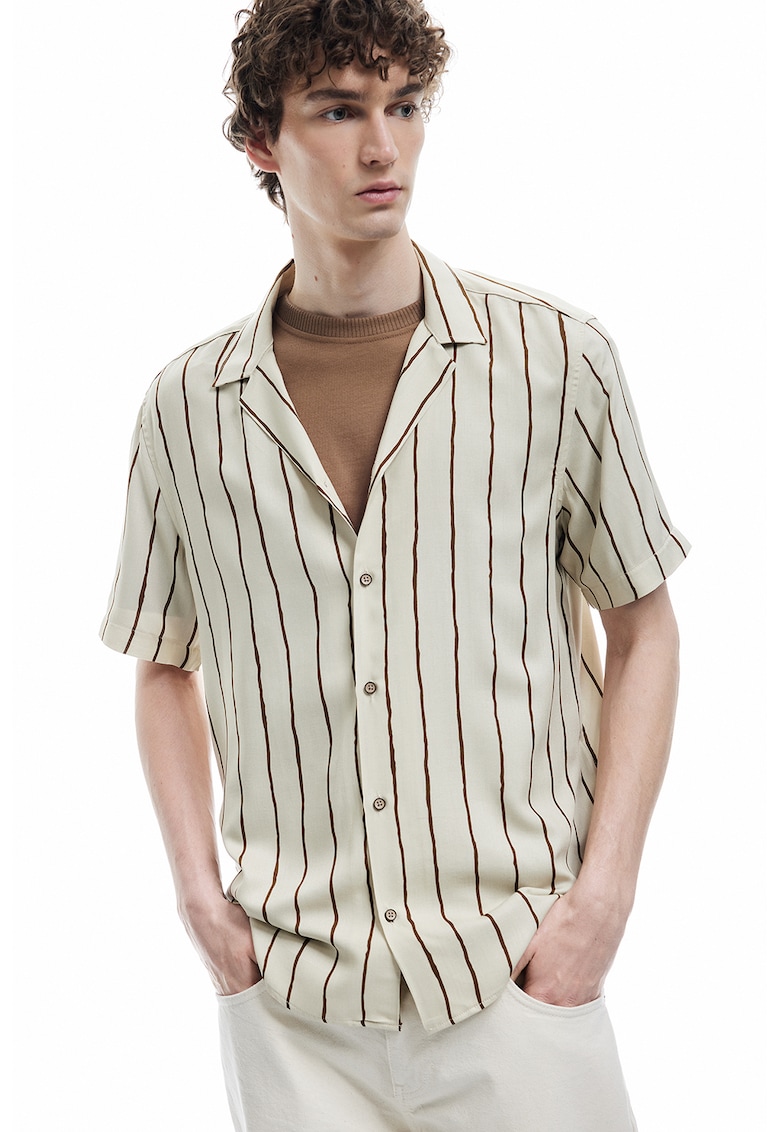 Camasa cu guler - revere si model in dungi