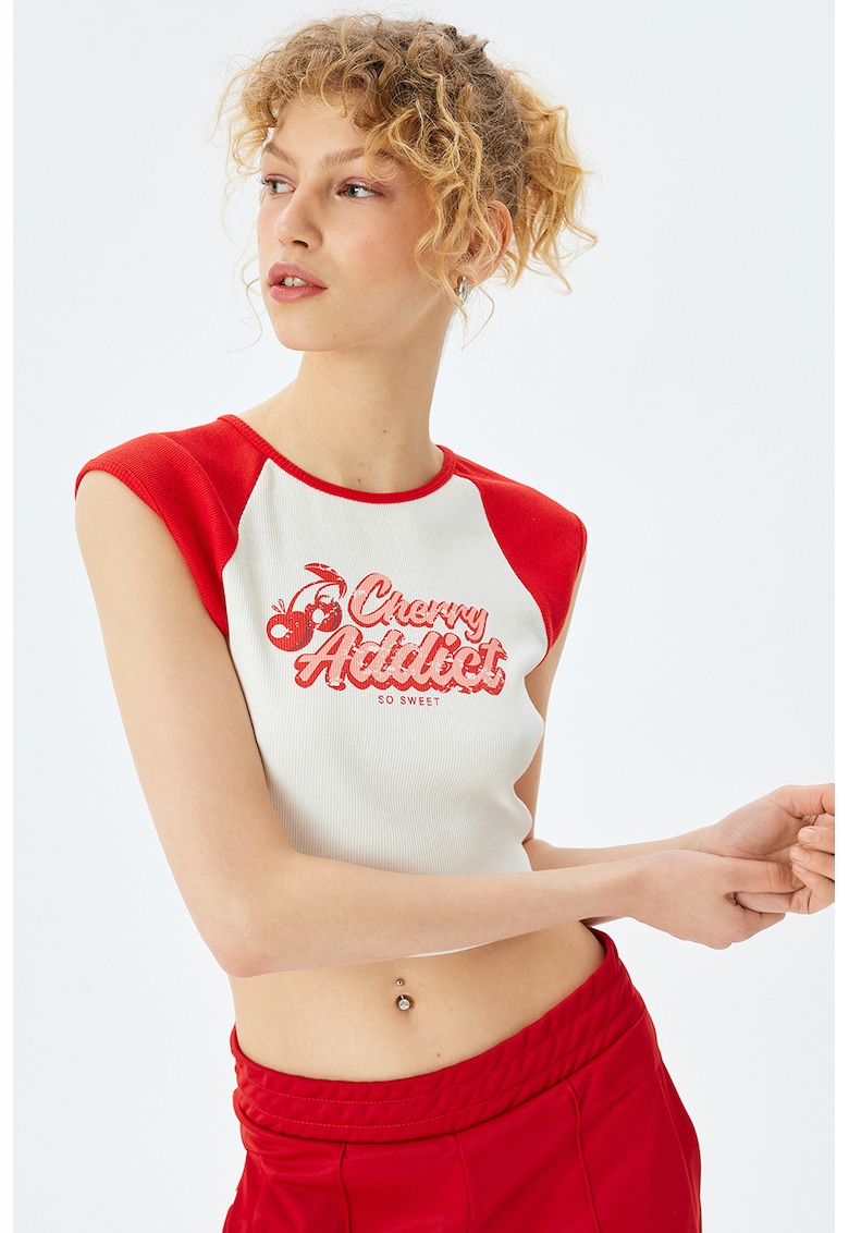 Tricou crop cu imprimeu text