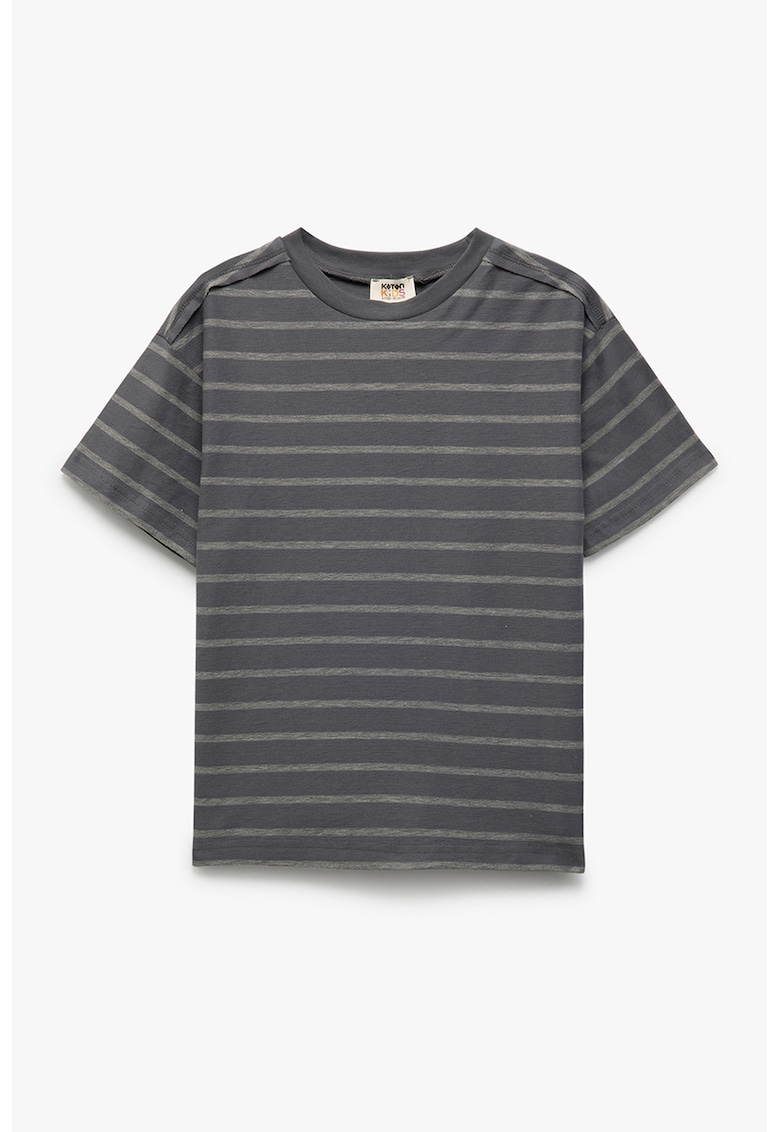 Tricou cu decolteu la baza gatului si dungi