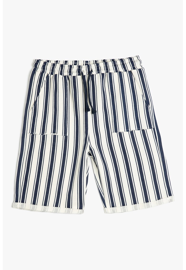 Pantaloni scurti cu dungi si snur