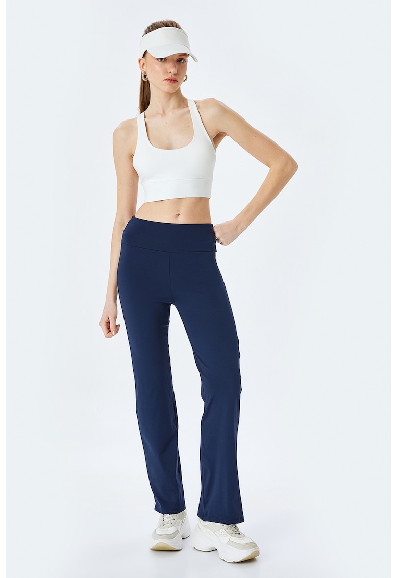 Colanti cu croiala ampla si talie medie