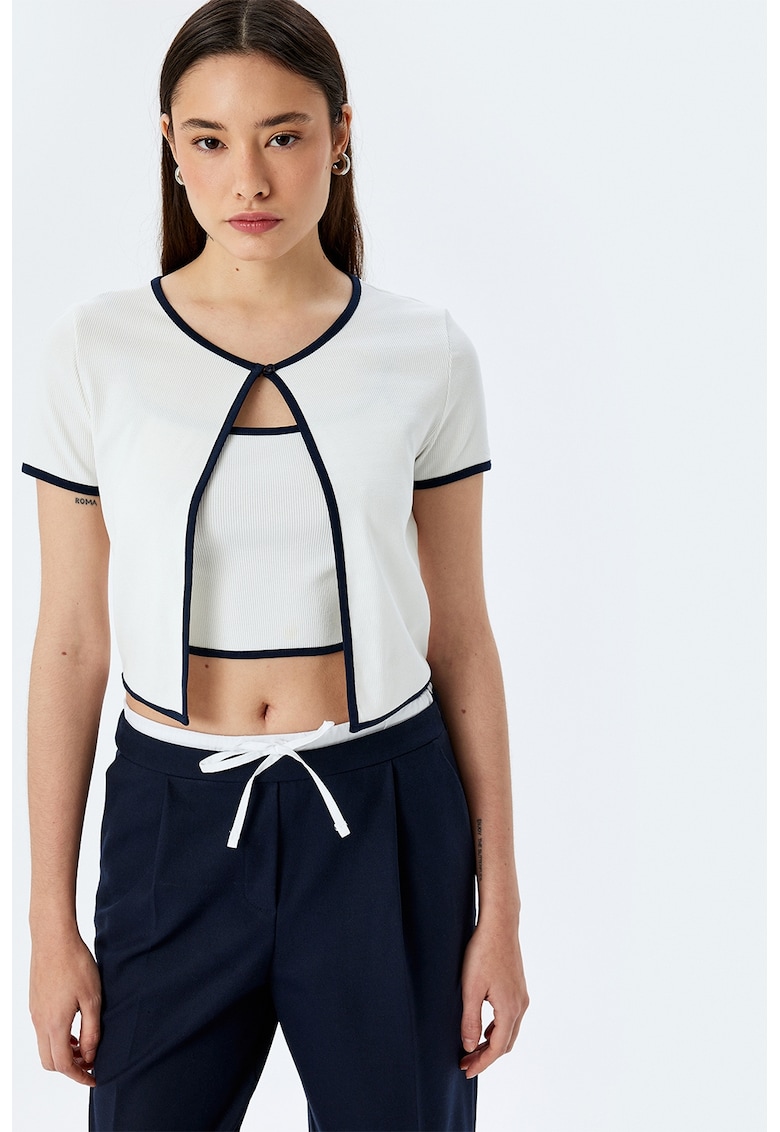 Tricou cu model 2 in 1 si decolteu rotund