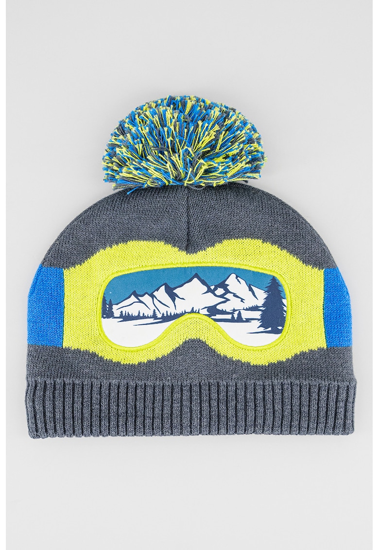 Caciula cu design grafic