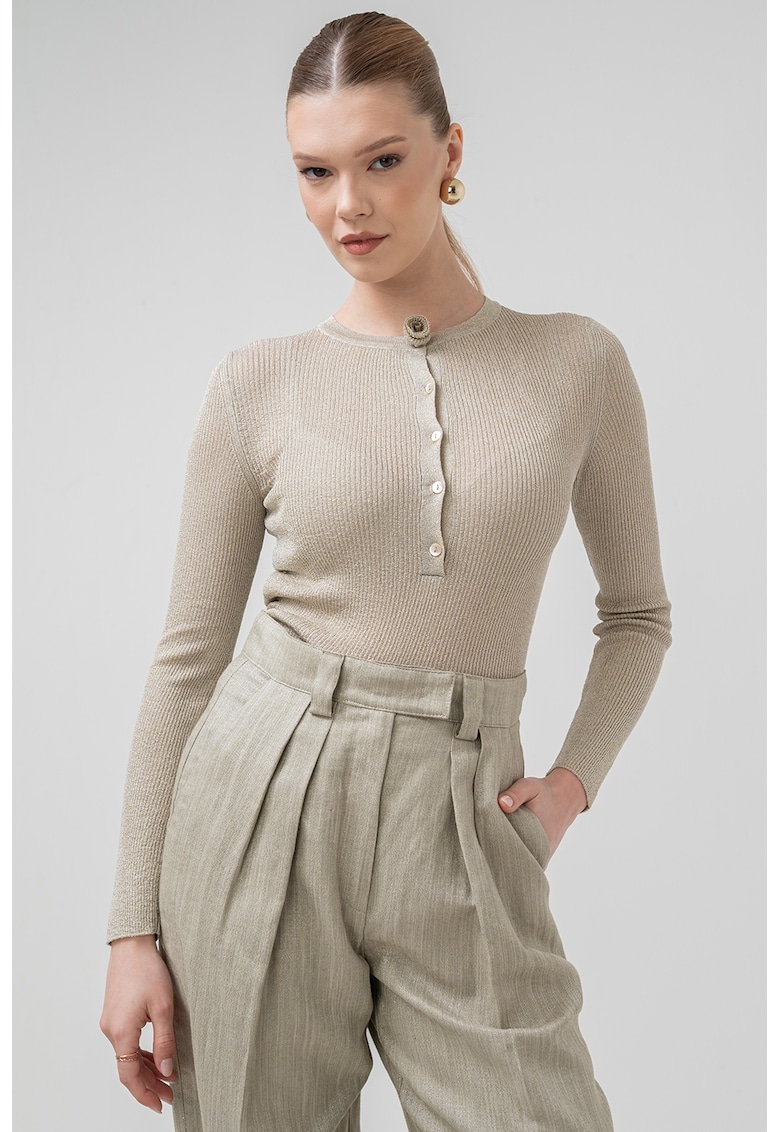 Pulover slim fit cu striatii si fenta cu nasturi Lazise