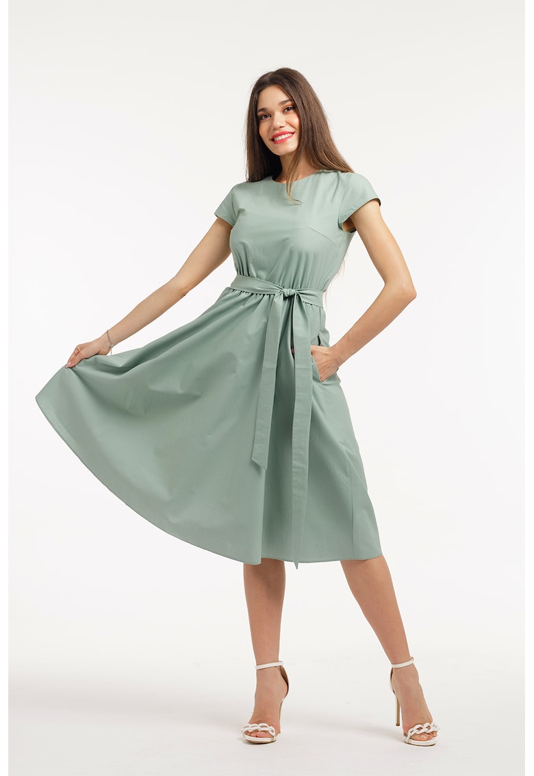 Rochie midi cu croiala evazata si maneci scurte