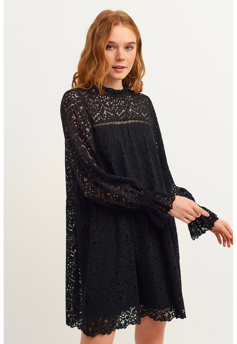 Rochie scurta cu model din dantela