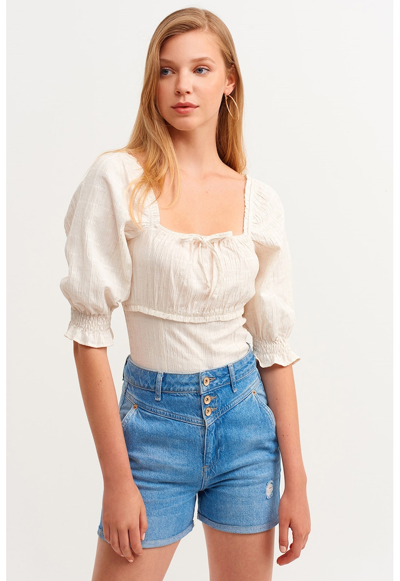 Bluza crop cu decolteu patrat si maneci bufante