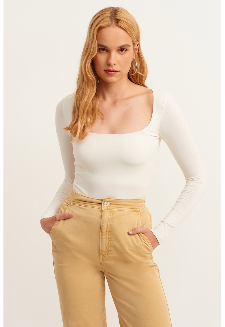 Bluza cambrata cu decolteu patrat