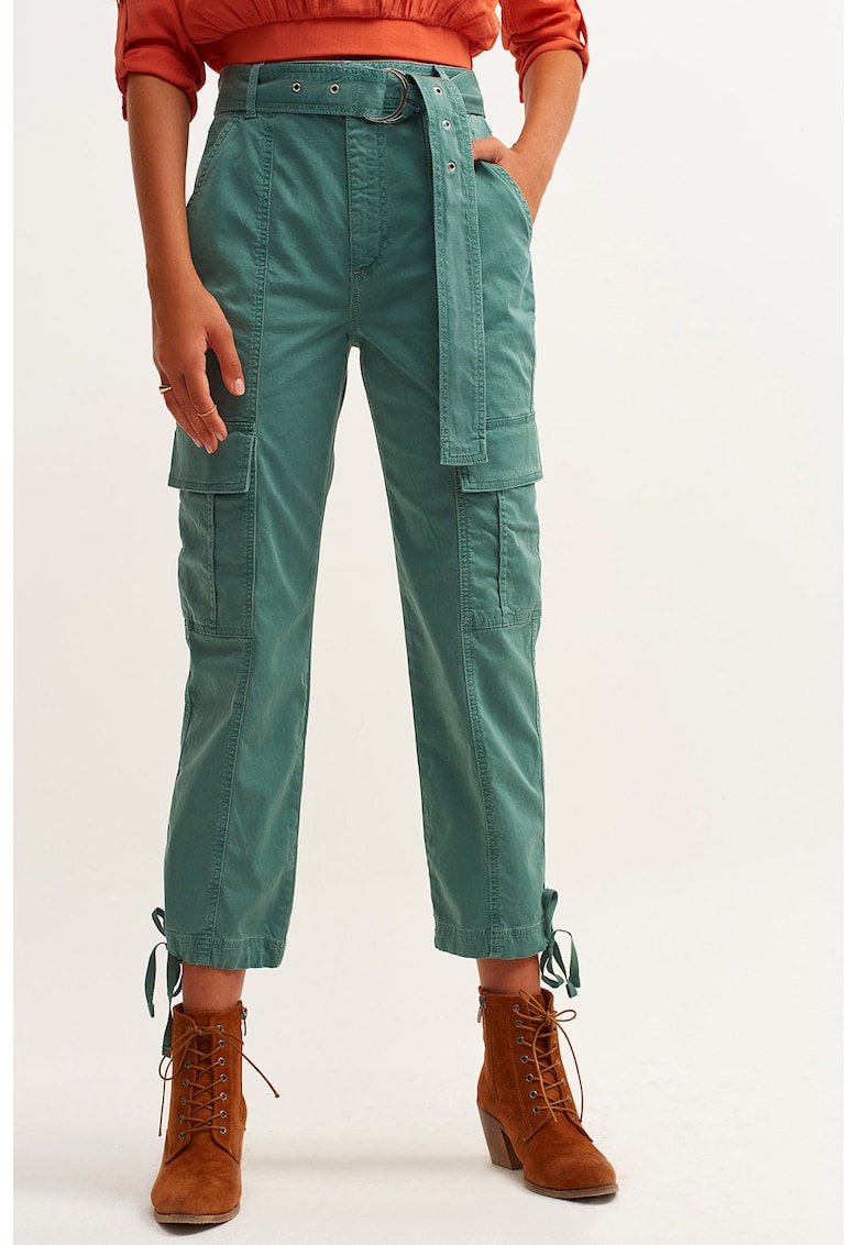 Pantaloni crop cargo cu o curea