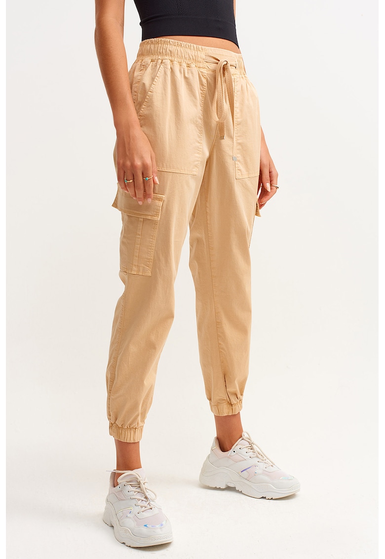 Pantaloni crop cargo Pantaloni crop cargo