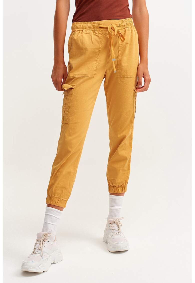 Pantaloni crop cargo