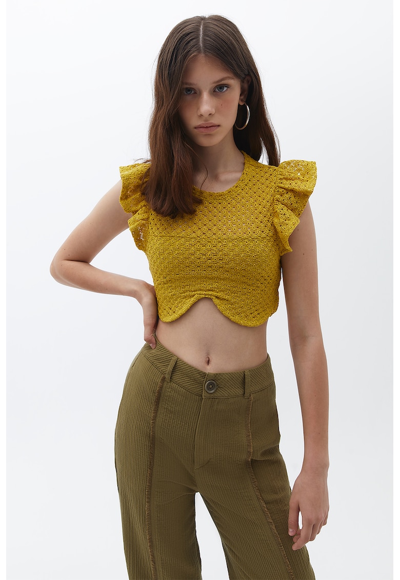 Top crop tricotat cu maneci cu volane