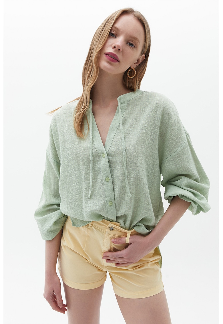 Camasa texturata cu snururi